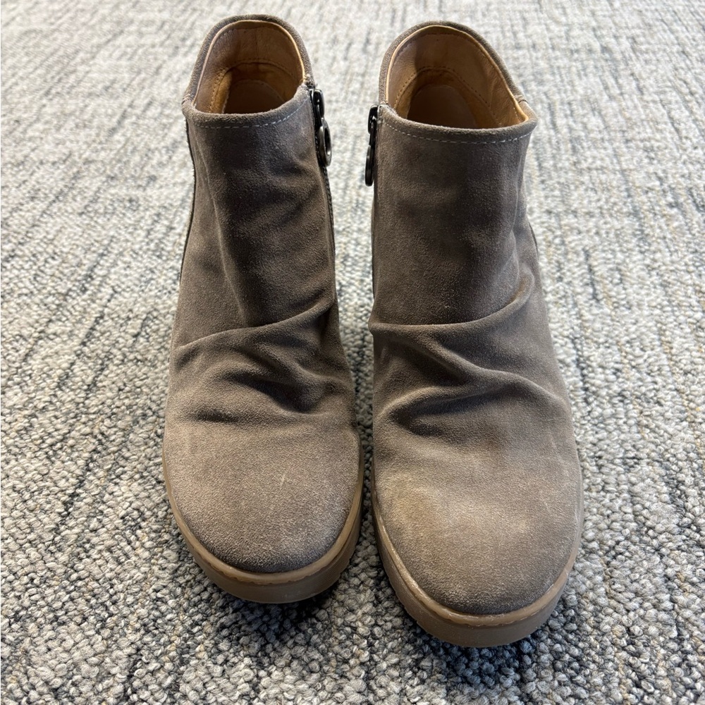 Sofft Siri Ankle Boot Womens 9.5 Taupe Suede Waterproof Wedge Slouch Comfort